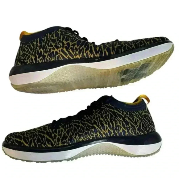 NIKE Size 8 - Jordan Trainer 1 Low Michigan 2016
Yellow / Blue Shoe - Picture 8 of 16